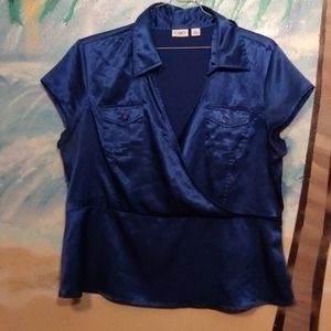 🍀Beautiful blue sattin blouse